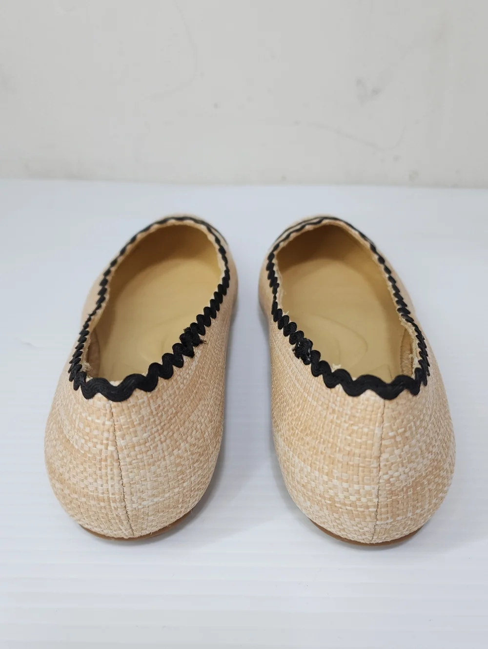 Anne Klein Scallop Trim Lux Ballet Flats - Picture 3 of 8